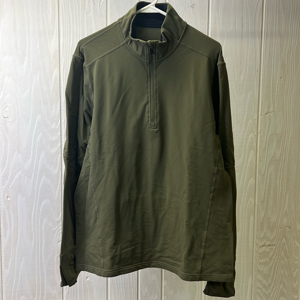 Lululemon Men’s 3/4 zip pullover. Large gently used.